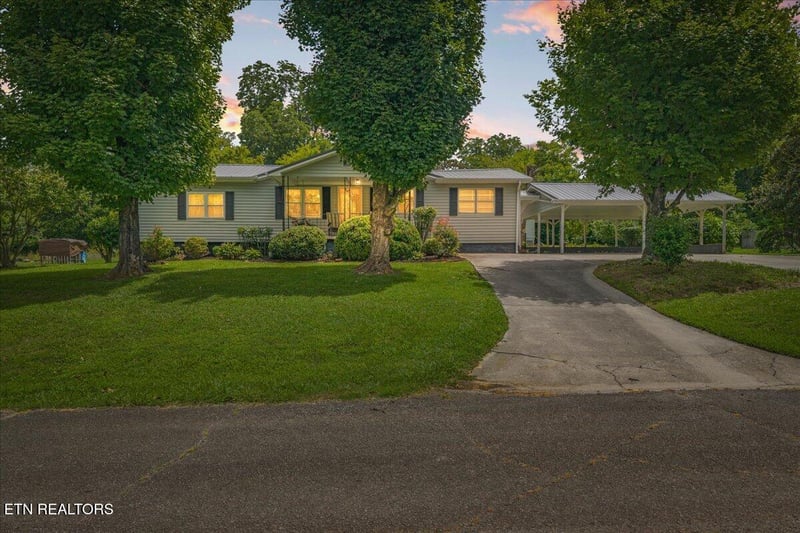 107 Georgia Ave, Etowah, TN 37331