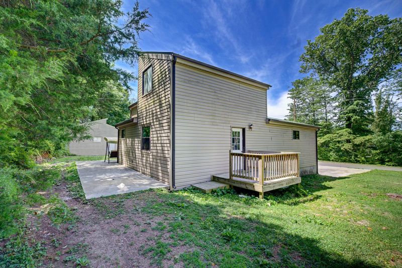 107 Gladwood Rd, Clinton, TN 37716