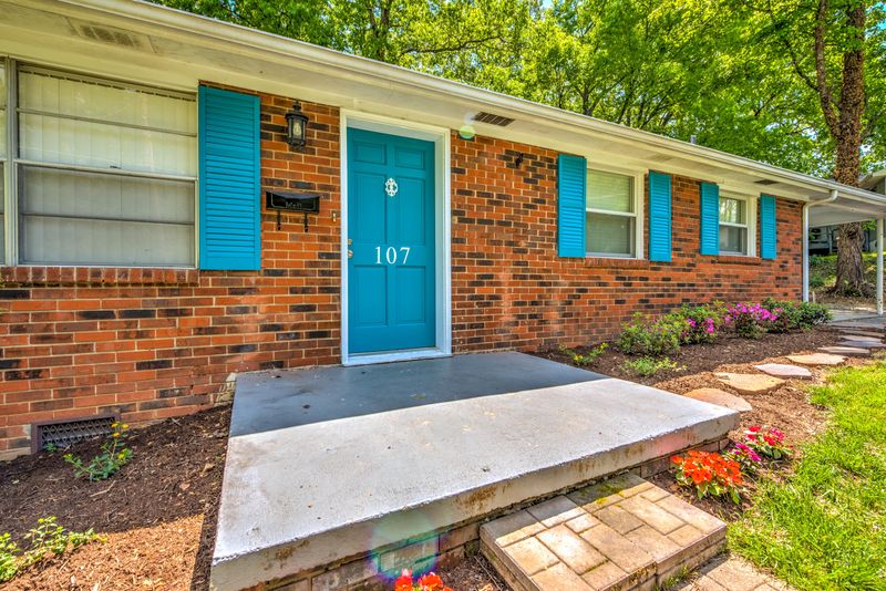 107 Gordon Rd, Oak Ridge, TN 37830