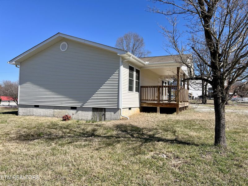107 Hall St, Vonore, TN 37885