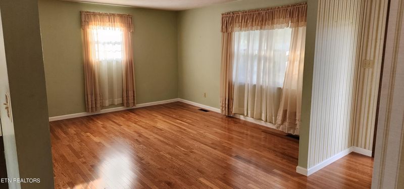 107 Hillcrest Dr, Maynardville, TN 37807