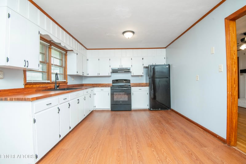 107 Hillcrest Ln, Kingston, TN 37763