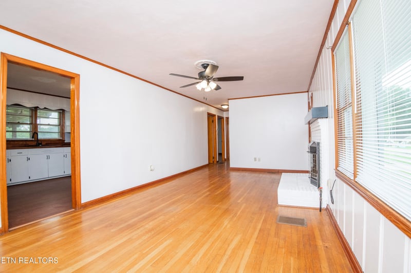 107 Hillcrest Ln, Kingston, TN 37763