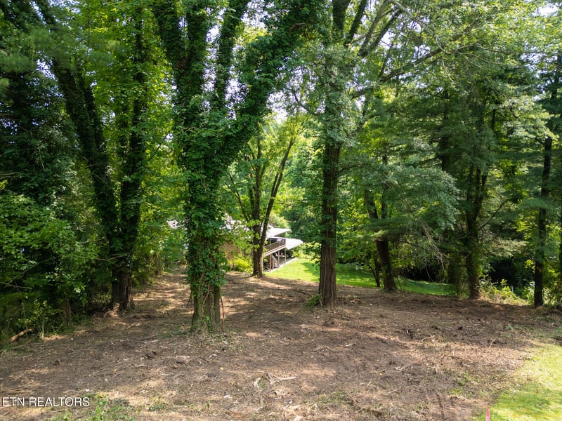 107 Jay Ln, Oak Ridge, TN 37830