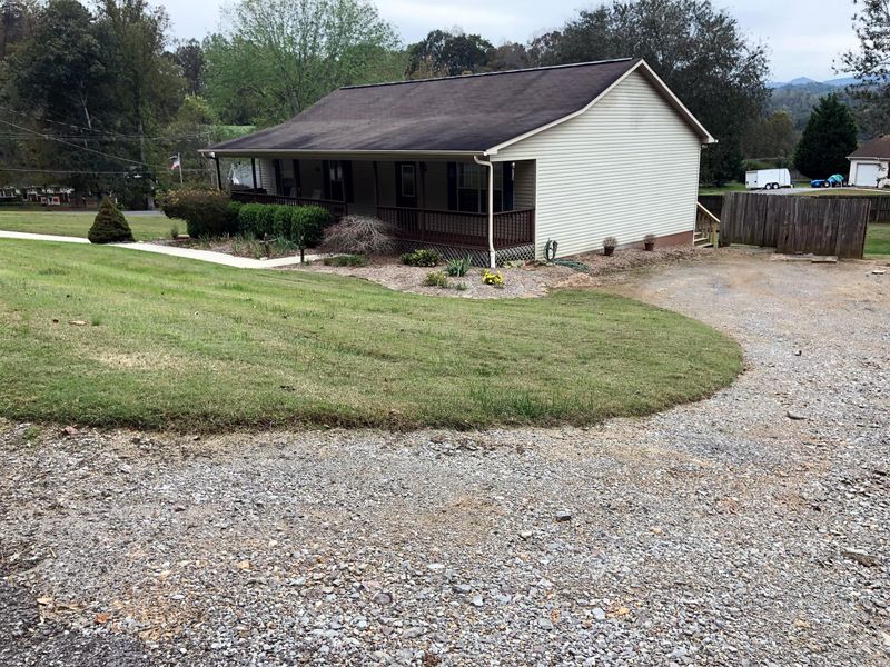 107 John Hendren Ln, Clinton, TN 37716