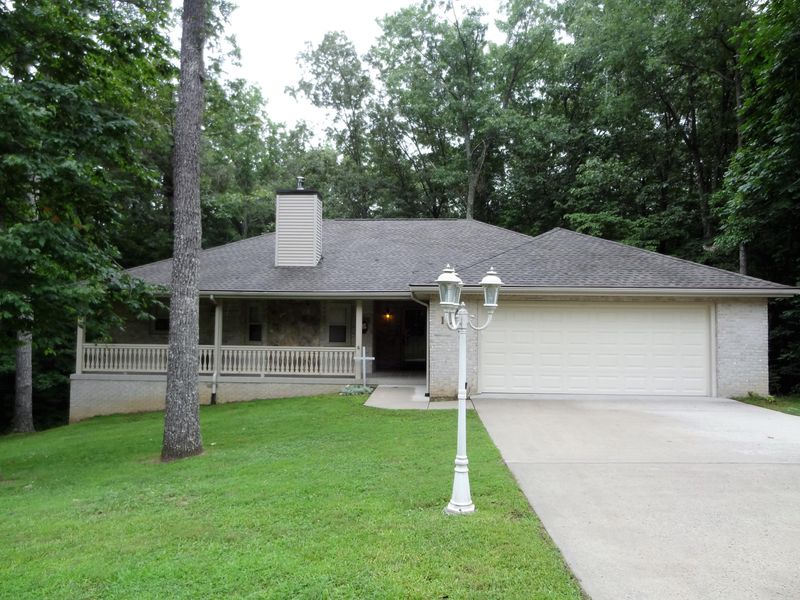 107 Juniper Dr, Crossville, TN 38558