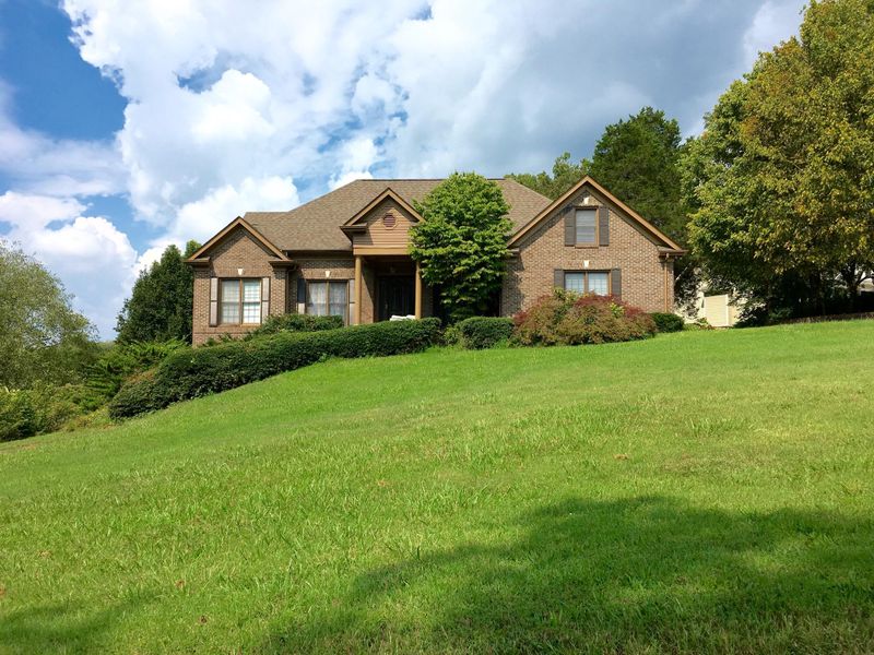 107 Lakeview Pl, Clinton, TN 37716