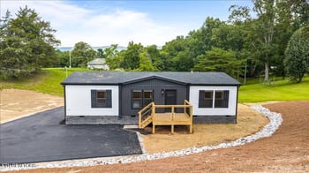 107 Linda Ln, Jacksboro, TN 37757