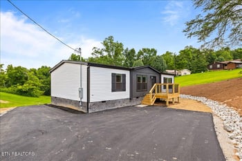107 Linda Ln, Jacksboro, TN 37757
