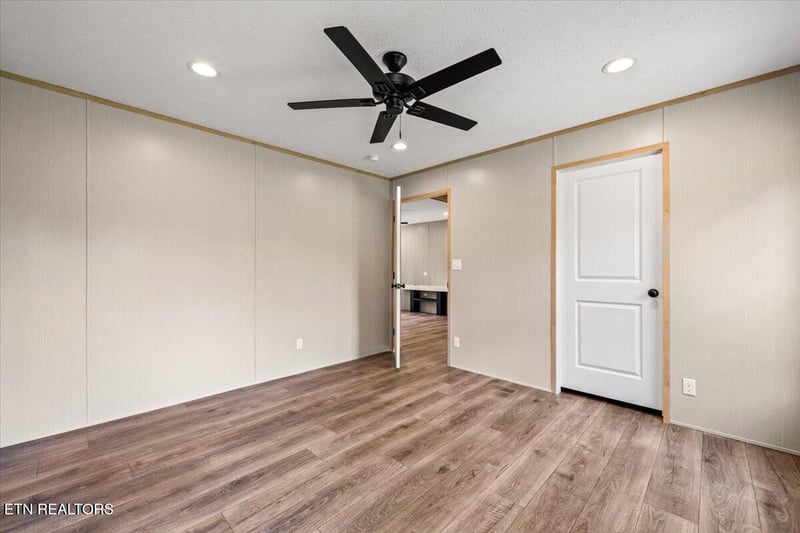 107 Linda Ln, Jacksboro, TN 37757