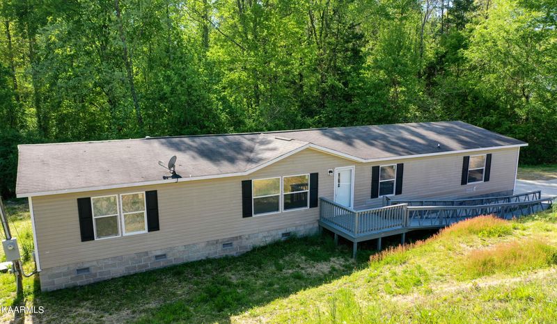 107 Loggers Ln, Clinton, TN 37716
