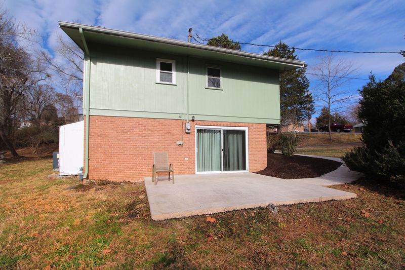 107 N Seneca Rd, Oak Ridge, TN 37830