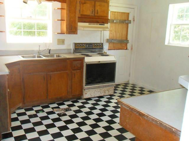 107 Oak Cir, Clinton, TN 37716