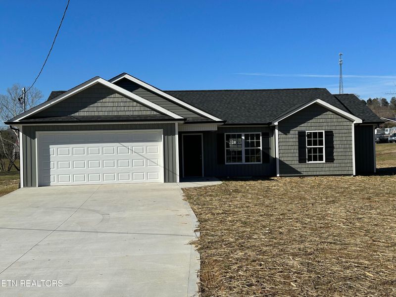 107 Oakwood Dr, Maynardville, TN 37807