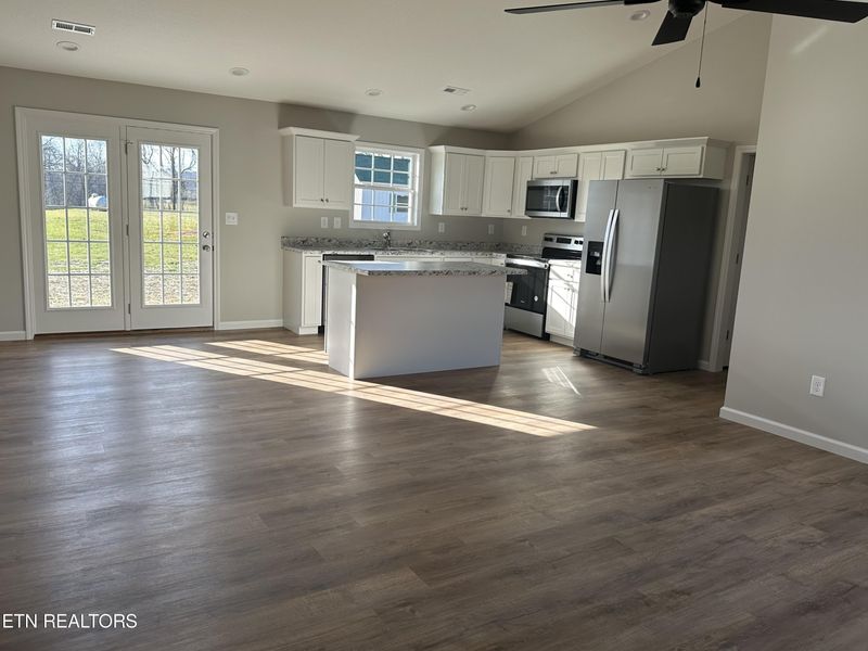 107 Oakwood Dr, Maynardville, TN 37807