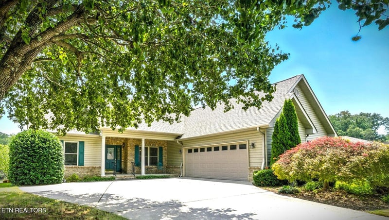 107 Oohleeno Way, Loudon, TN 37774