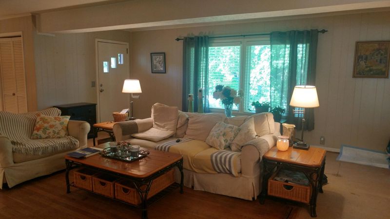107 Palmetto Ln, Oak Ridge, TN 37830