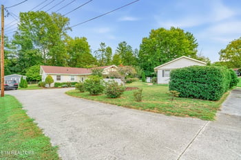 107 Park Ln, Oak Ridge, TN 37830
