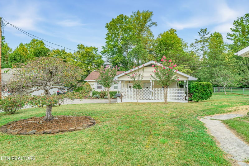 107 Park Ln, Oak Ridge, TN 37830