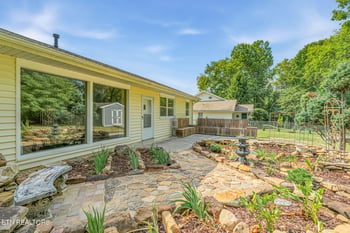 107 Park Ln, Oak Ridge, TN 37830