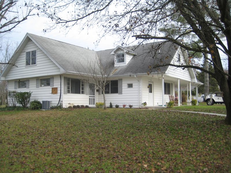 107 Parsons Rd, Oak Ridge, TN 37830