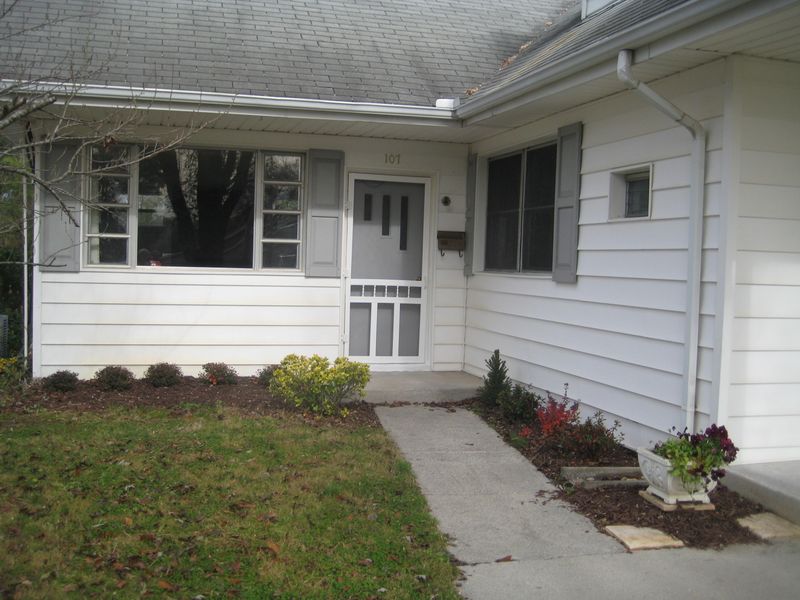 107 Parsons Rd, Oak Ridge, TN 37830
