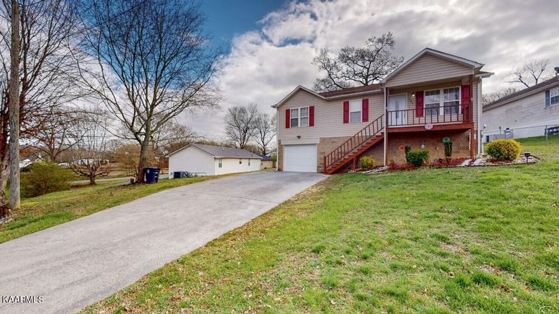 107 Peach St, Athens, TN 37303