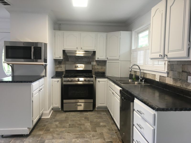 107 Pembroke Rd, Oak Ridge, TN 37830