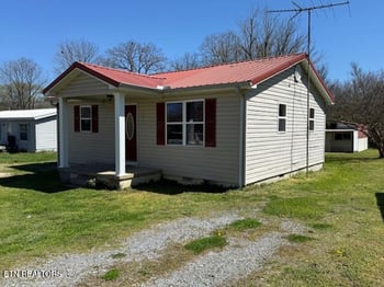 107 Pennsylvania Ave, Etowah, TN 37331