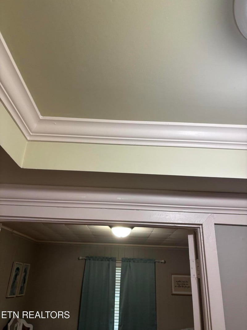107 Porter Rd, Oak Ridge, TN 37830