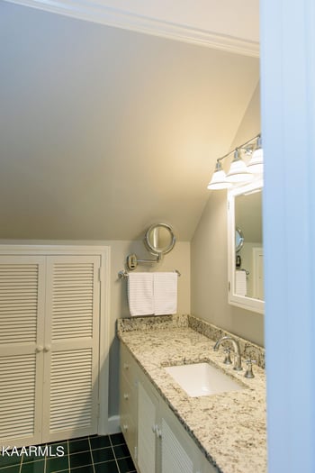 107 River Pl, Louisville, TN 37777