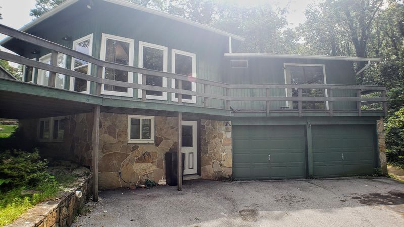 107 Rolling Green Dr, Crossville, TN 38558