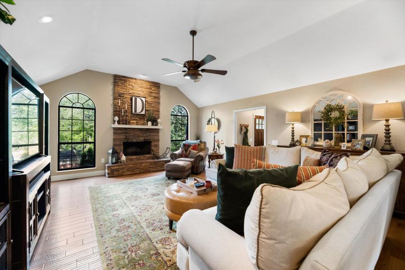 107 Sequoia Dr, Athens, TN 37303