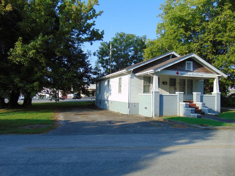 107 Shipe St, Clinton, TN 37716