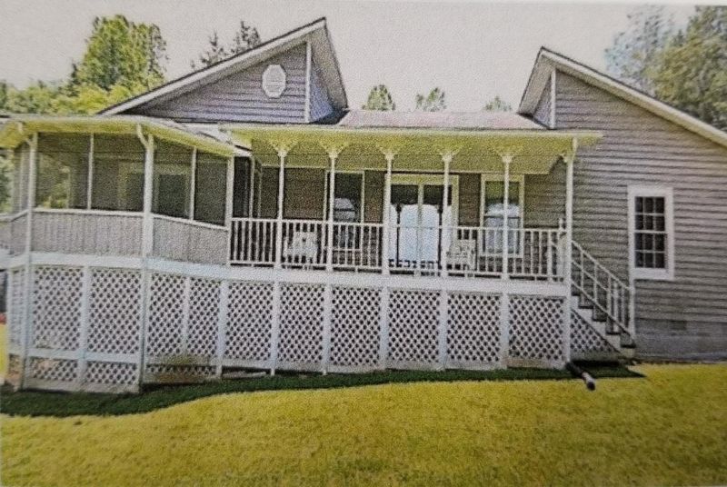 107 Stiner Shores Rd, Sharps Chapel, TN 37866