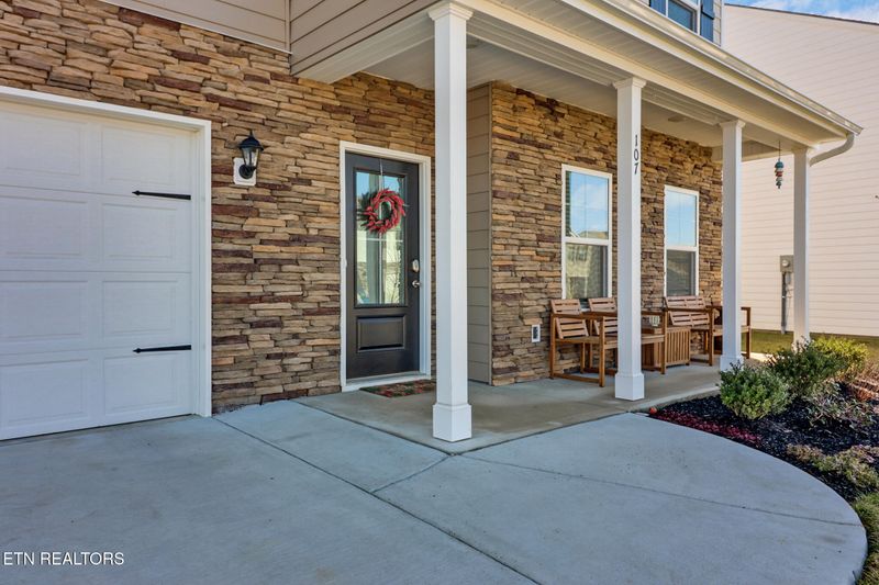 107 Summit Ridge Ln, Oak Ridge, TN 37830
