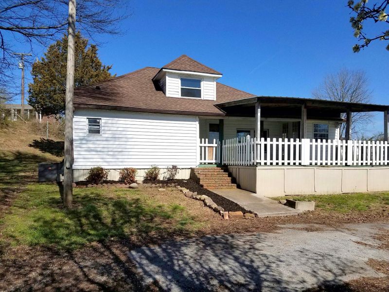 107 Taylor Ln, Clinton, TN 37716