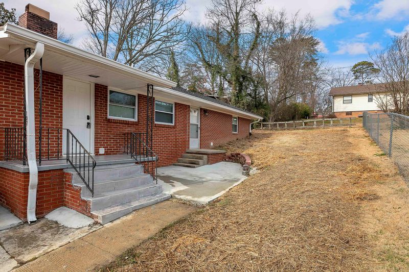 107 Tucker Rd, Oak Ridge, TN 37830
