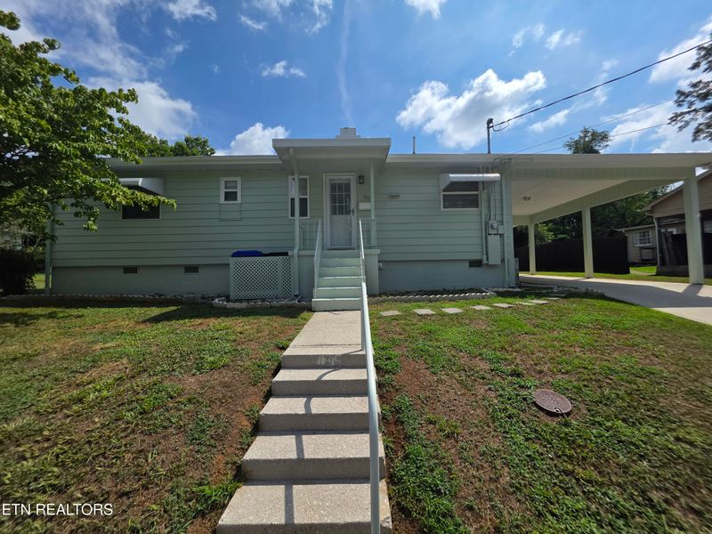 107 W Pawley Rd, Oak Ridge, TN 37830