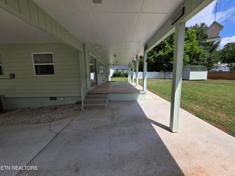 107 W Pawley Rd, Oak Ridge, TN 37830