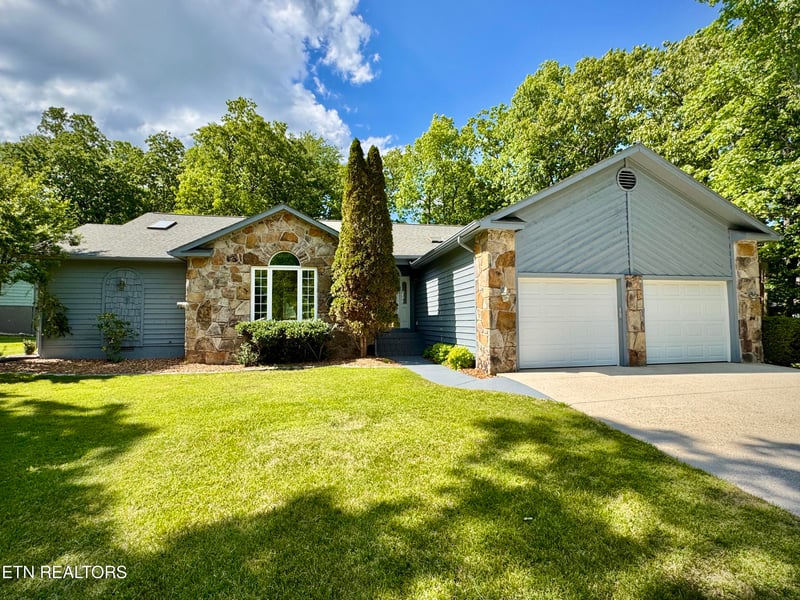 107 Walden Ridge Dr, Crossville, TN 38558