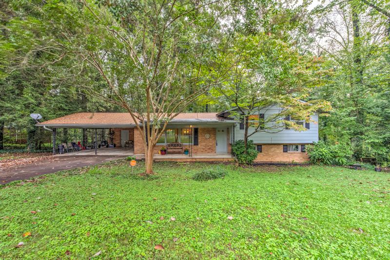 107 Willow Ln, Oak Ridge, TN 37830