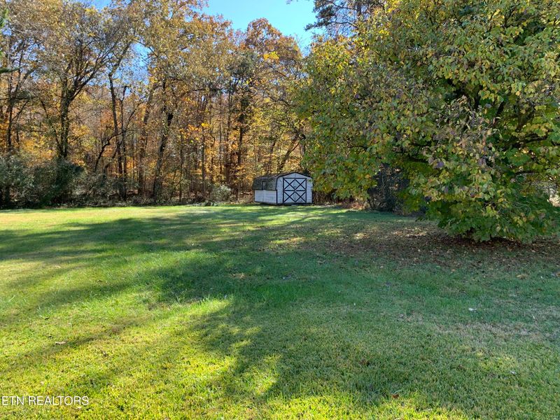 107 Woodlawn Dr, Kingston, TN 37763