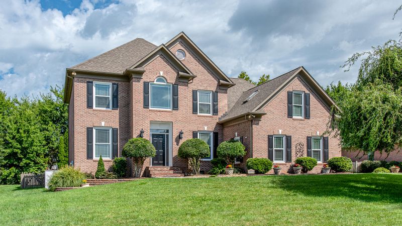 1070 Southwick Dr, Alcoa, TN 37701