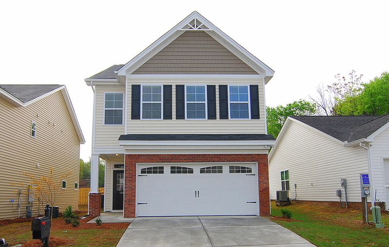10704 Grantham Ln, Knoxville, TN 37932