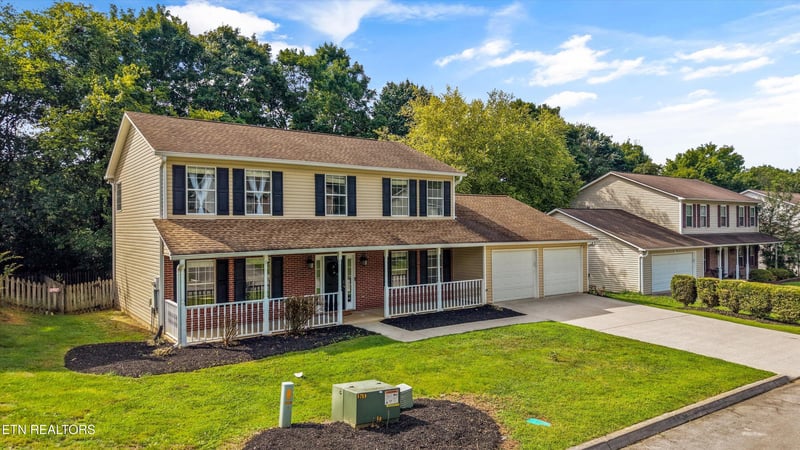 10712 Olive Grove Ln, Knoxville, TN 37934