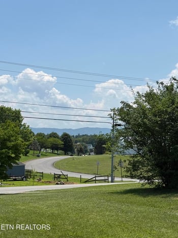 1072 Burnett Station Rd, Seymour, TN 37865