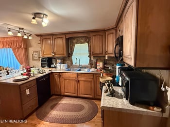 1072 Burnett Station Rd, Seymour, TN 37865