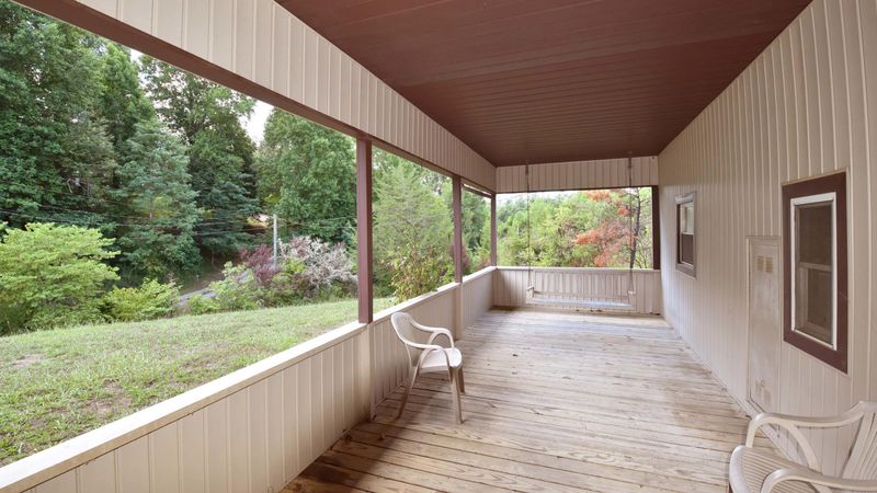 1072 Timberlake Cir, Sevierville, TN 37876