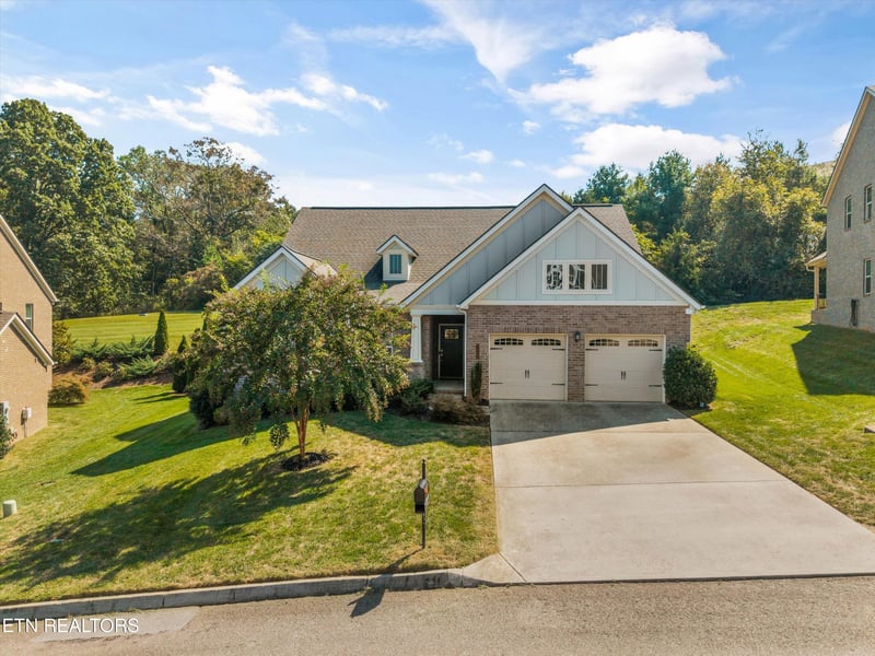 10720 Hunters Knoll Ln, Knoxville, TN 37932